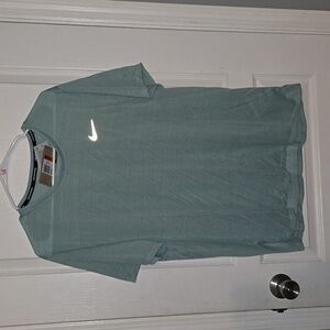 Nike Men's Large  Dri-Fit Short Sleeve Shirt New w/ Tags!